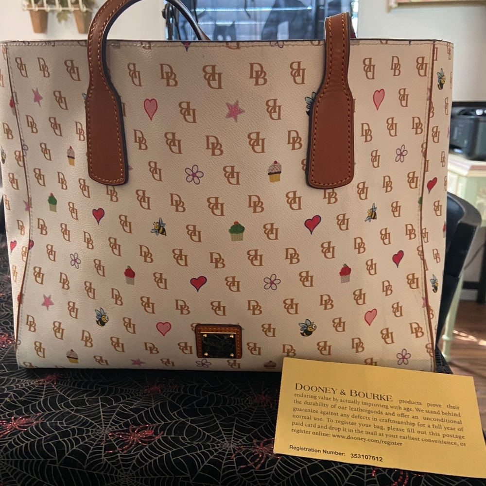Dooney & Bourke